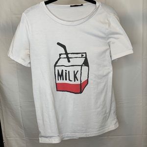Milk graphic tee, medium